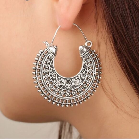#48 Silver Retro Filigree Crescent Hoop Yoga Earrings - Picture 2 of 5